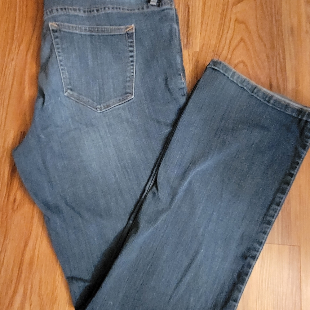 Jeans - Picture 2 of 3